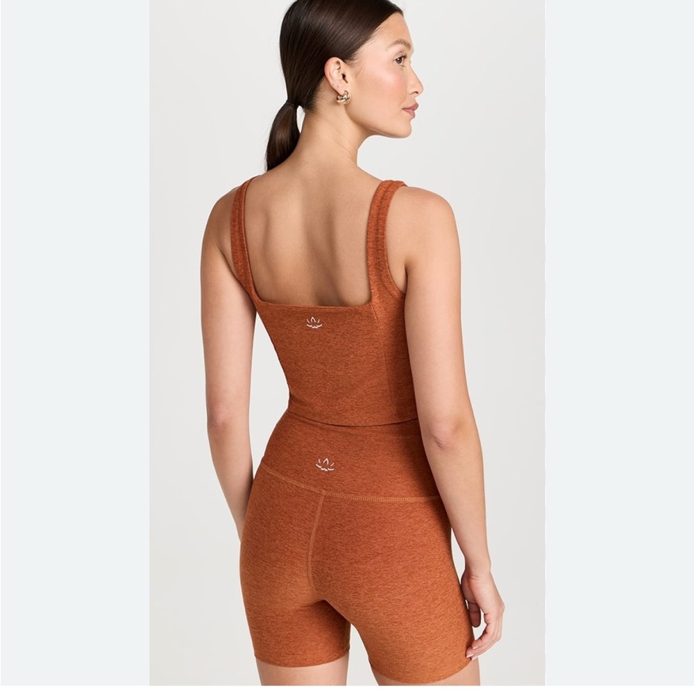 Beyond Yoga – Spacedye Impress Set Cropped Tank and Biker Shorts - Picture 3 of 9